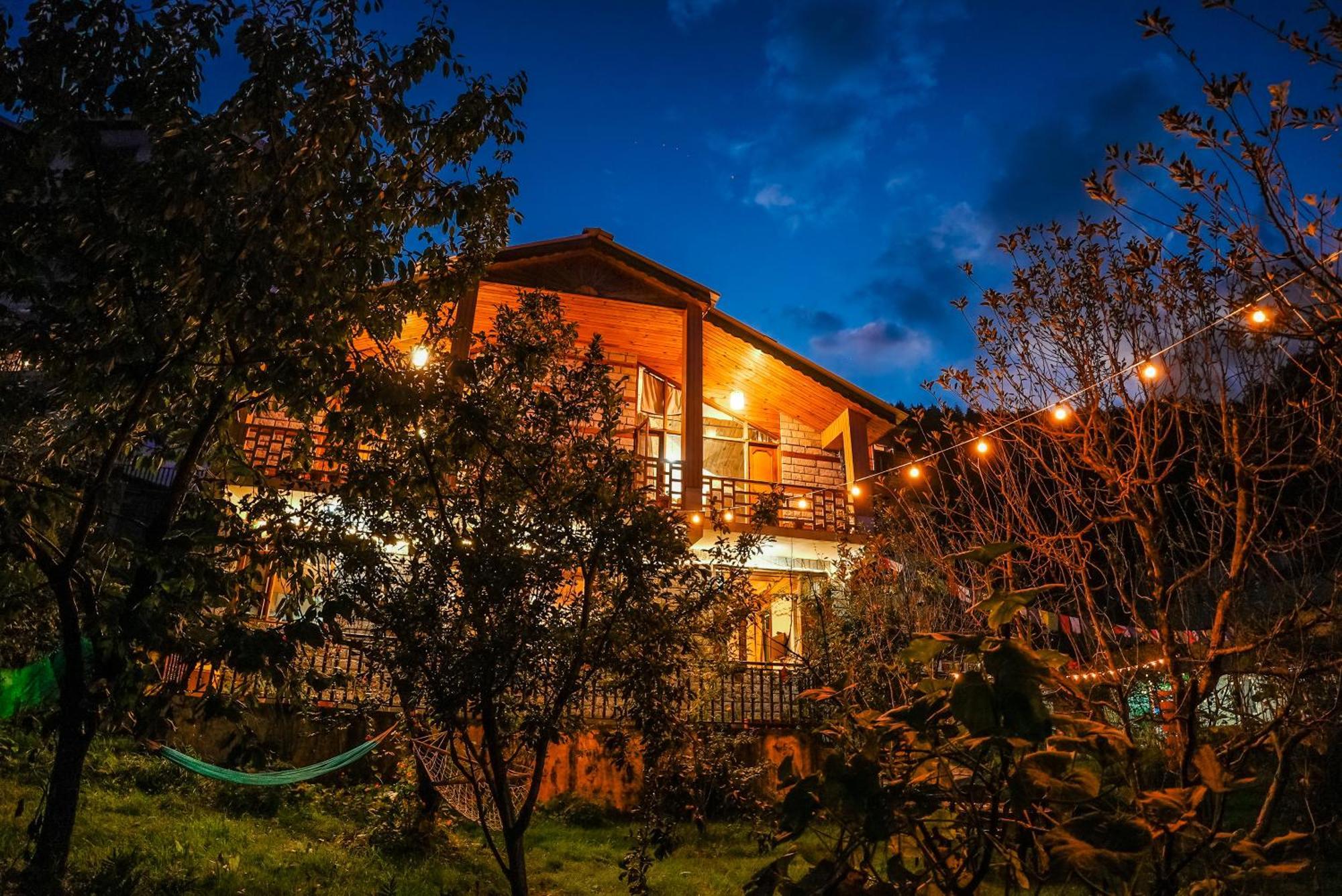 The Manu Emerald # Farmhouse # Top Selling Cottage In Manali # Peaceful Heritage Cozy Stay # Lawn With Bonfire # Most Awarded Экстерьер фото
